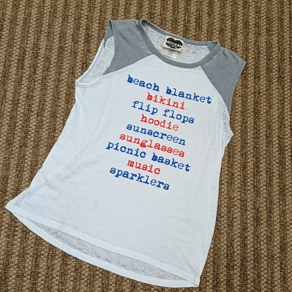 Modern Luxe Summer Fun Graphic Tee S - Picture 5 of 5